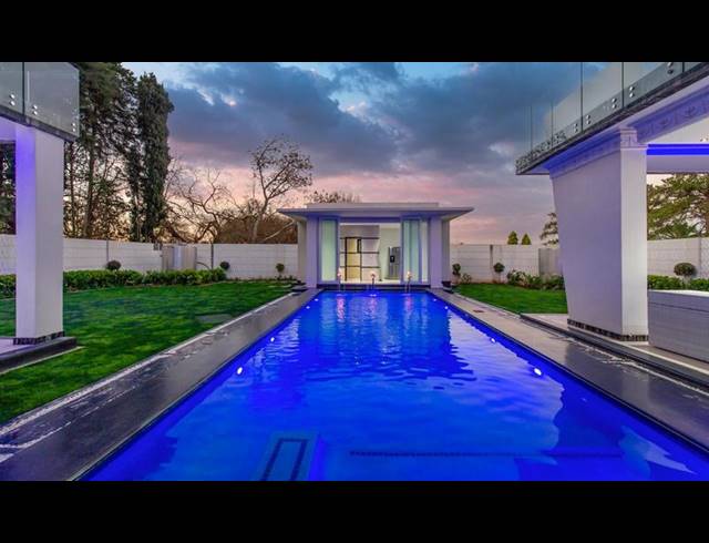 9 BEDROOM HOUSE FOR SALE IN BRYANSTON